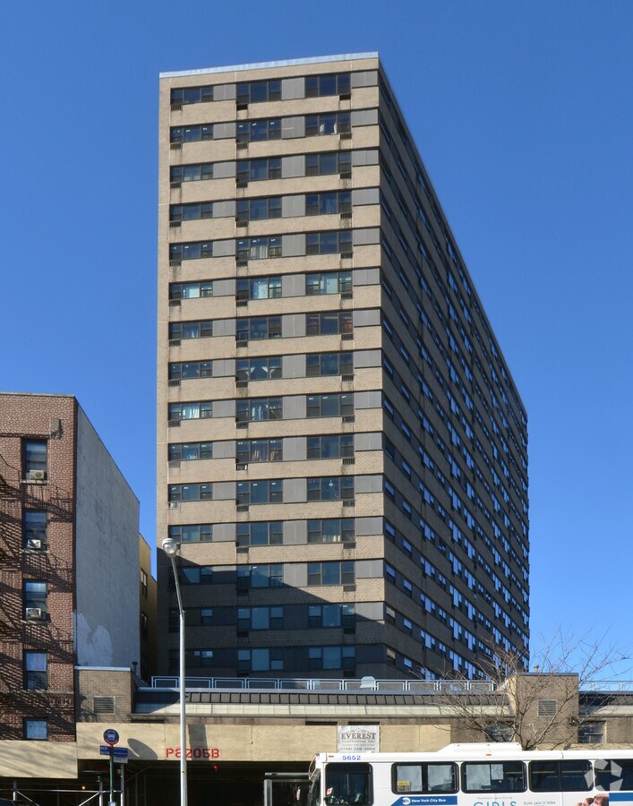 Photo - Kelly Towers