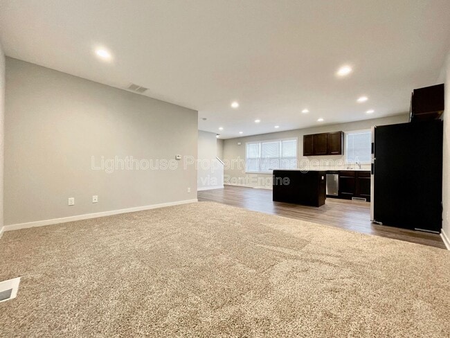 Photo - 303 Baldwin St