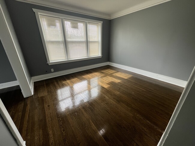 Photo - 840 W 66th St Unidad 3