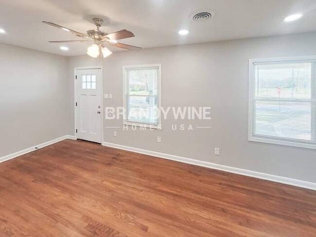 Photo - 1822 Dearing Rd