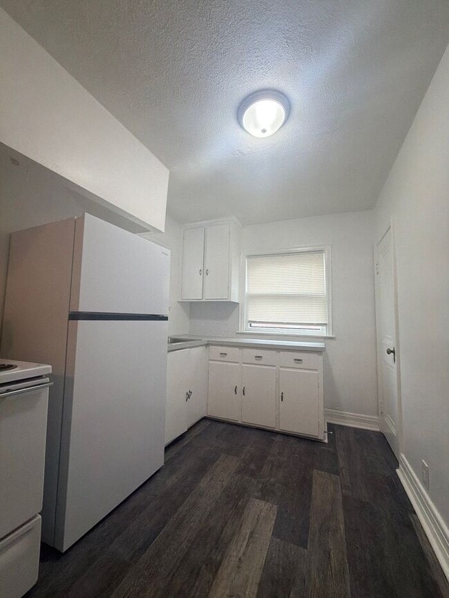 396 Davis Rd