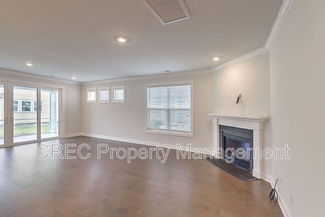 Photo - 166 Whaler Ave