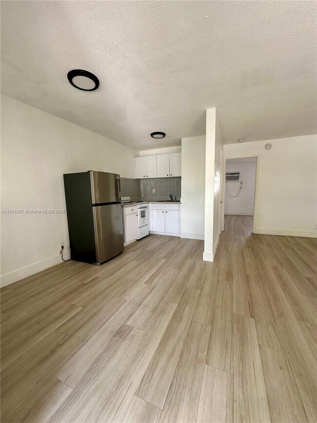 Photo - 515 SE 9th St Unidad 7