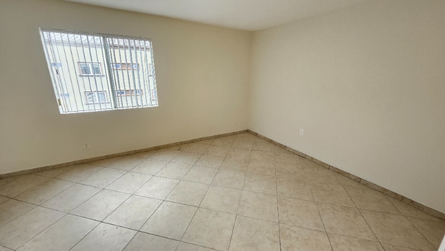 Photo - 5541 Fulcher Ave Unidad 303