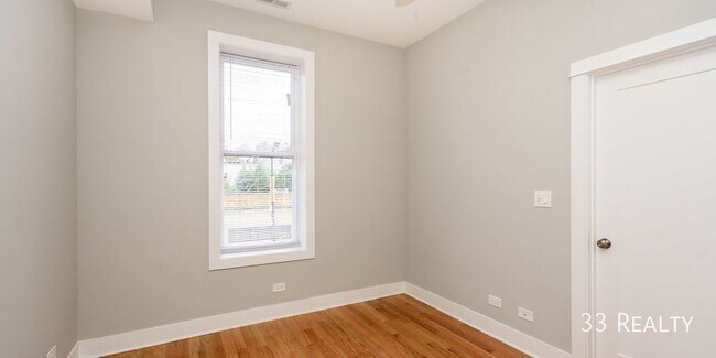 Photo - 2125 W Chicago Ave Unidad 2F