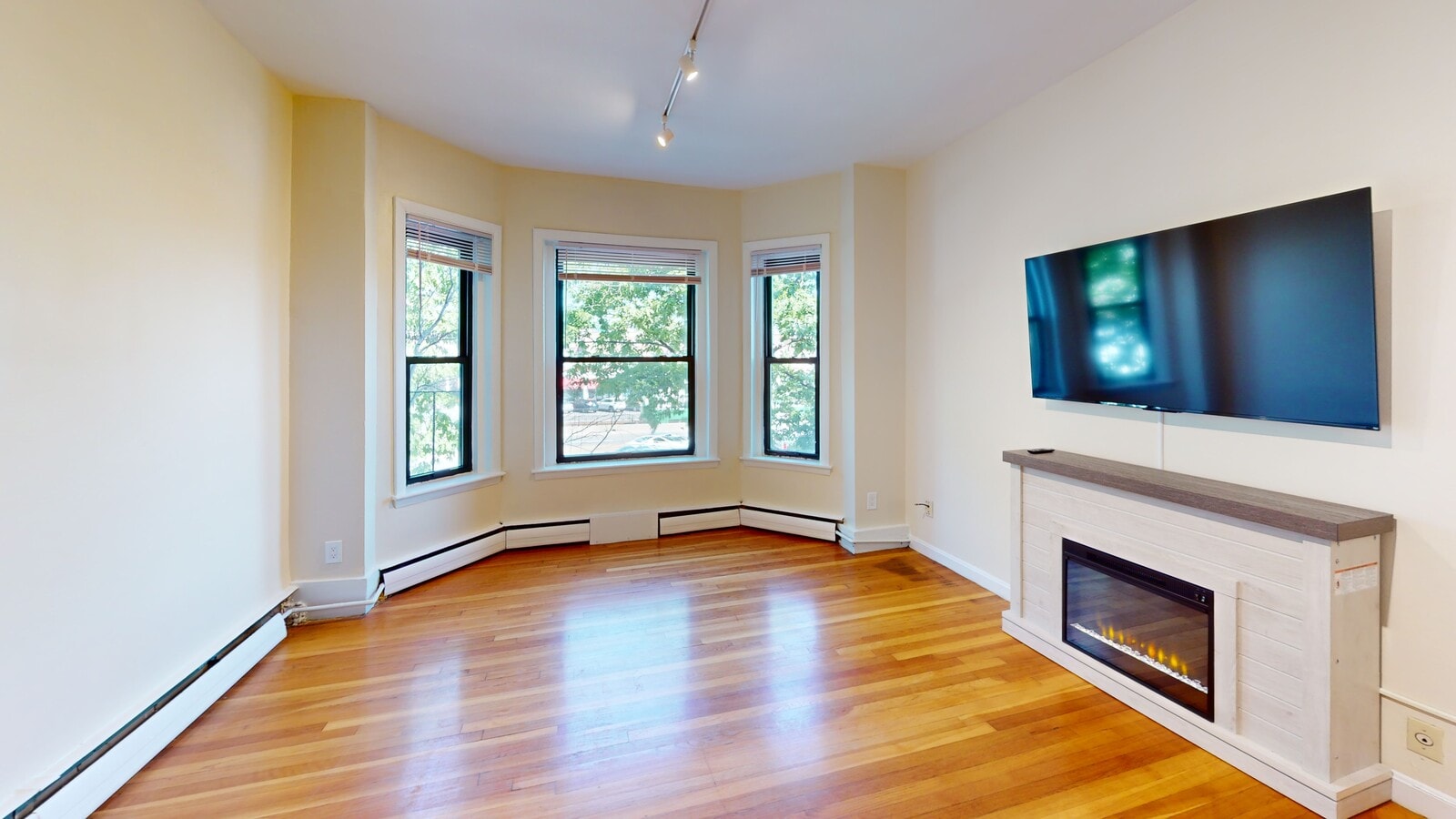 Photo - Flats on Comm