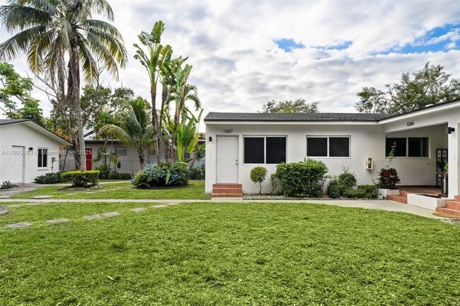 Building Photo - 1267 NE 127th St Unit 1