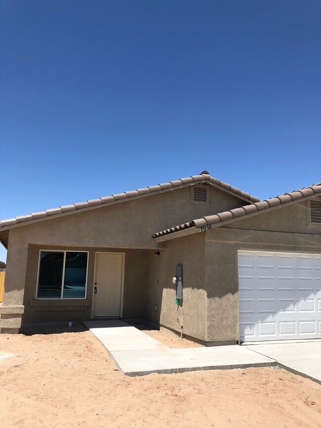 3 Bedroom Home in Desert Oasis - 3 Bedroom Home in Desert Oasis