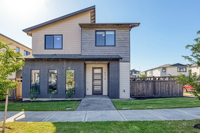 Building Photo - Newer Construction 4 Bedroom Home at Pleas...