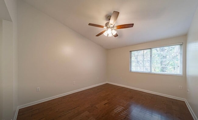 Photo - Knoxville 37920 - 2 bedroom with loft, 3 bath home in Cherokee Trail - Contact Adam Joachim 352-2...