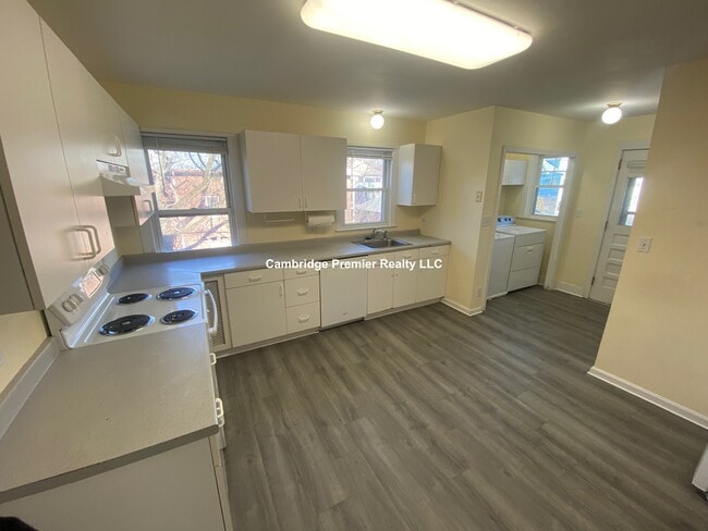 Building Photo - 24 Alewife Brook Pky Unit 2
