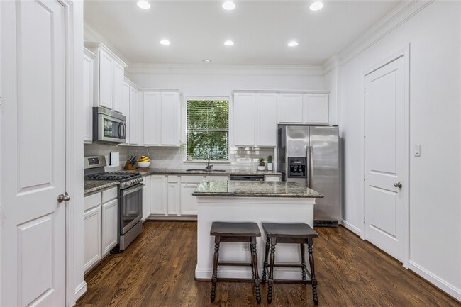 Photo - 8817 Lakeshore Bend Dr