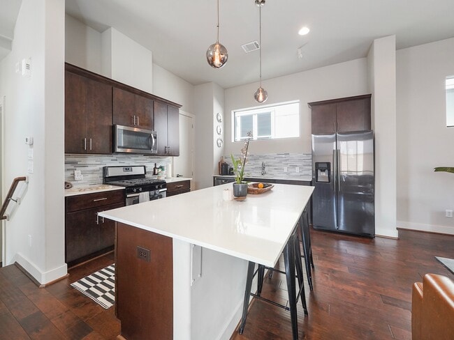 Photo - 5820 Petty St