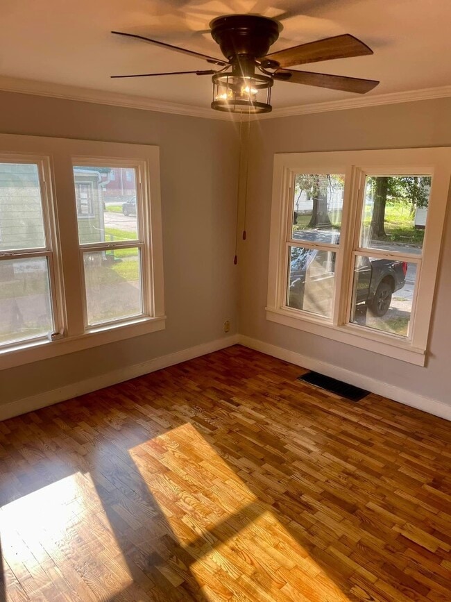 Photo - 411 Matthews Ave