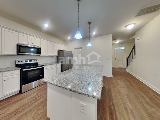 Photo - 716 Cyprus Ave