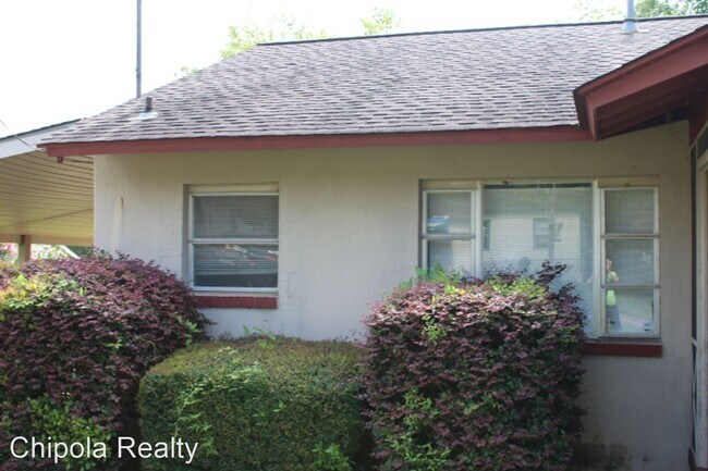 2 br, 1 bath House - 2992 Caledonia Street - 2 br, 1 bath House - 2992 Caledonia Street