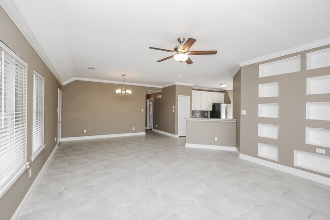 Photo - 811 N Ridge Dr