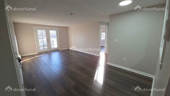 Building Photo - 208 Columbus St Unit 10