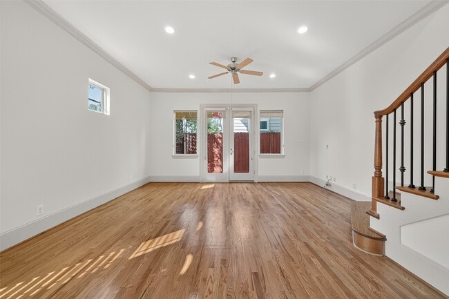 Photo - 931 W 23rd St