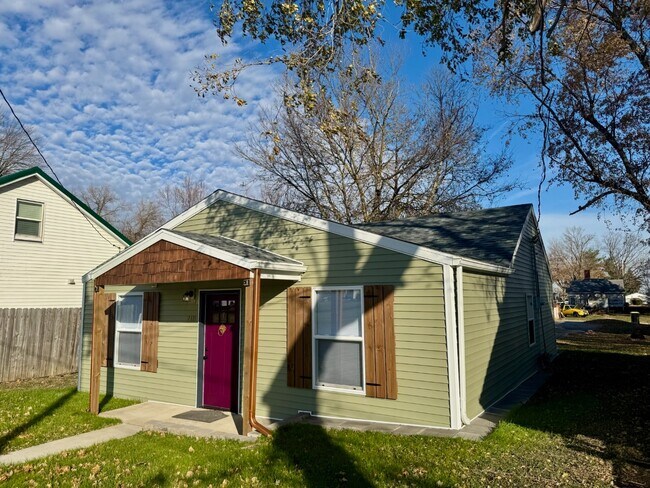 Photo - 218 S Oak St