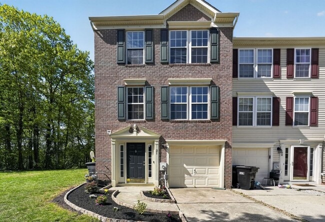 Building Photo - 21 Golf View Ct
