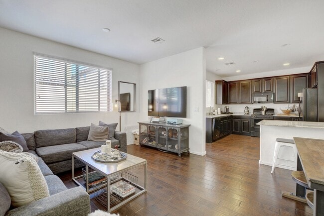 Photo - WONDERFUL 3 BEDROOM HOME IN THE SOUTHWEST!