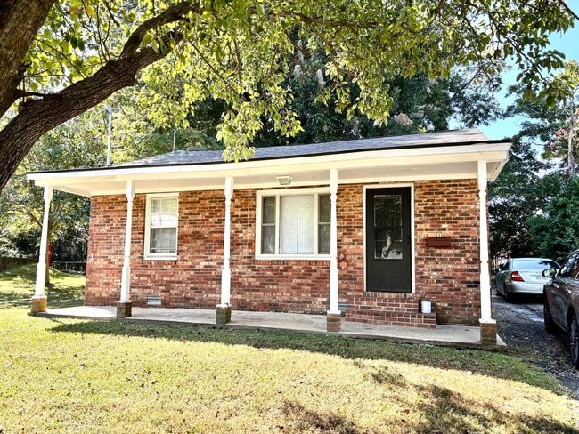 Building Photo - 631 Warner--Move In Ready! Rental