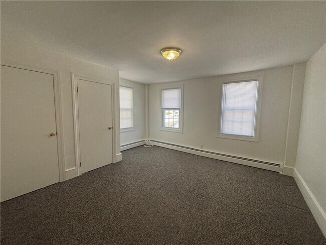 Photo - 1595 Main St Unidad 2