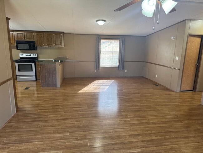 Photo - 3 Bedroom 2 Bathroom Mobile Home located in Rogersville, TN