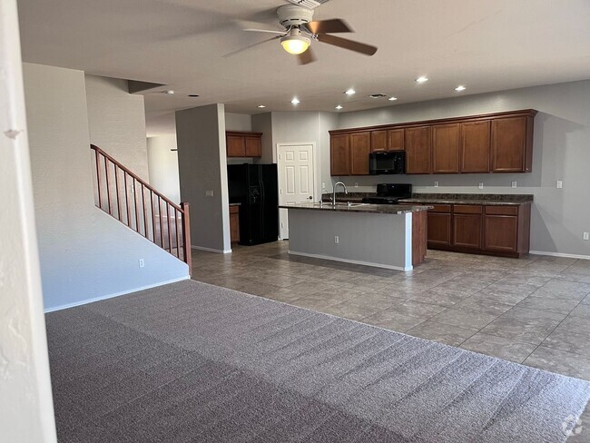 Building Photo - 5 bed 3 bath 3 car garage in San Tan Valley Rental