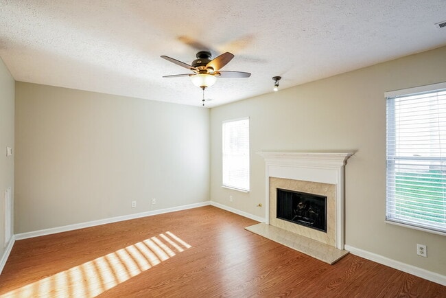 Photo - 2136 Blake Dr