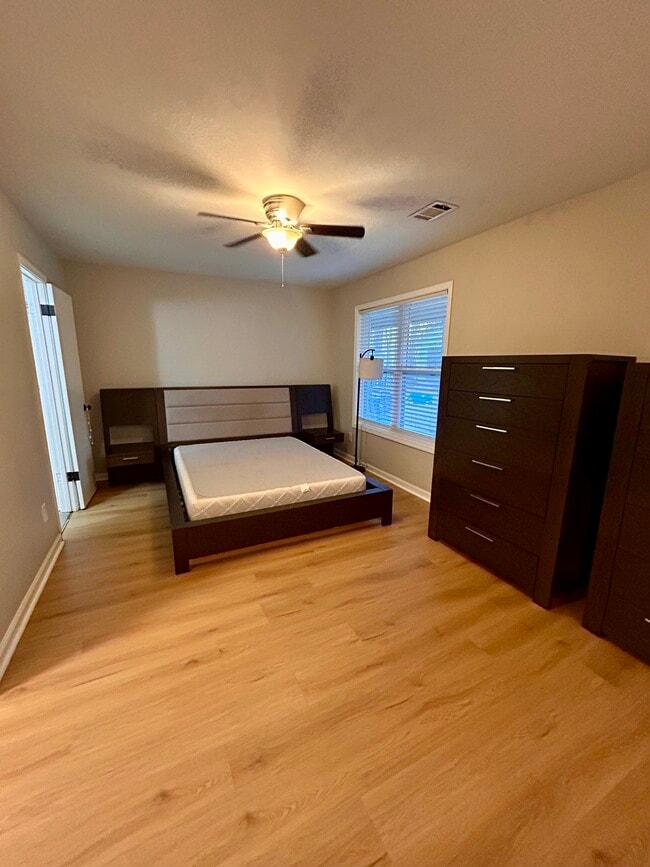 Photo - 117 Jennifer Ln SW