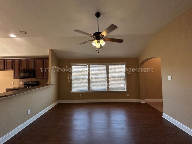 Photo - 5865 Fir Tree Ln