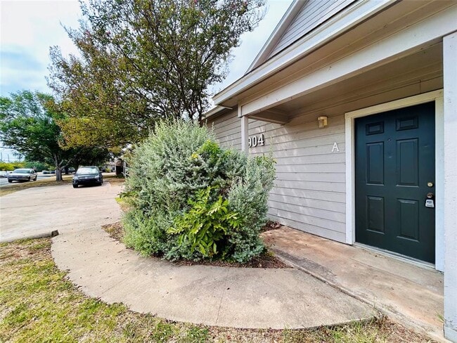 Building Photo - 8904 Schick Rd