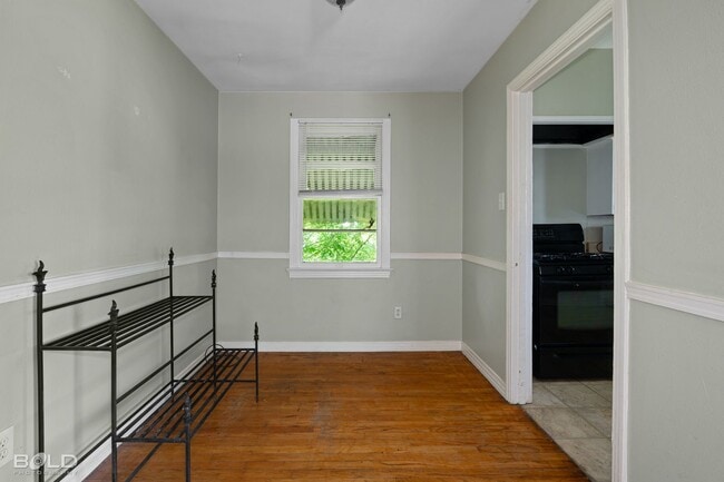 Photo - 902 1/2 Gladstone Blvd-