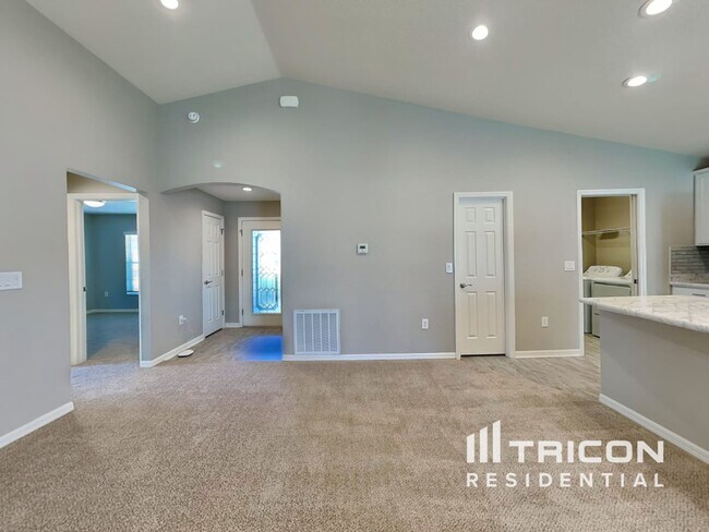 Photo - 887 Orleans Dr