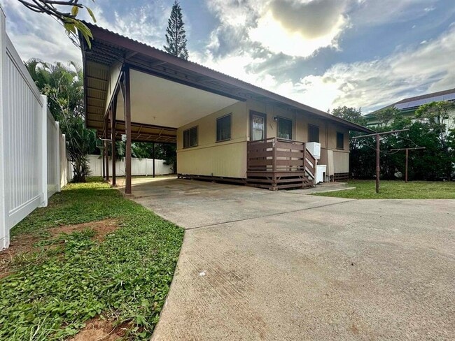 Building Photo - 390 Auhana Rd Unit #C
