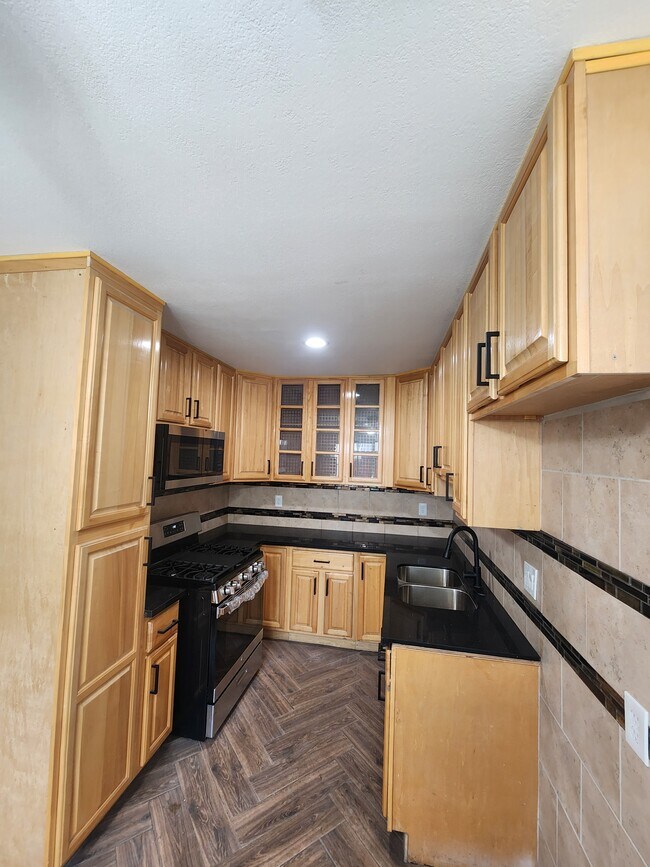 Photo - 2717 Independence Ave