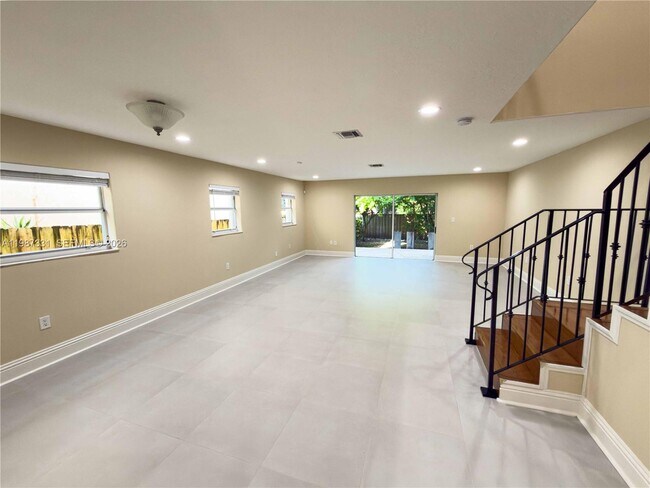 Photo - 3148 Indiana St