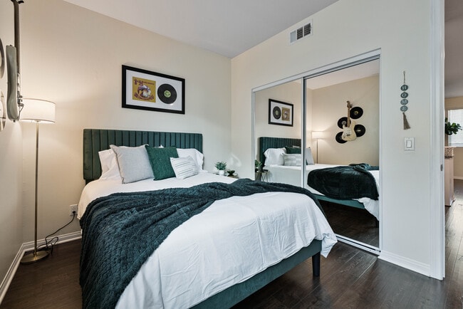 Photo - 7221 Cedar Rd