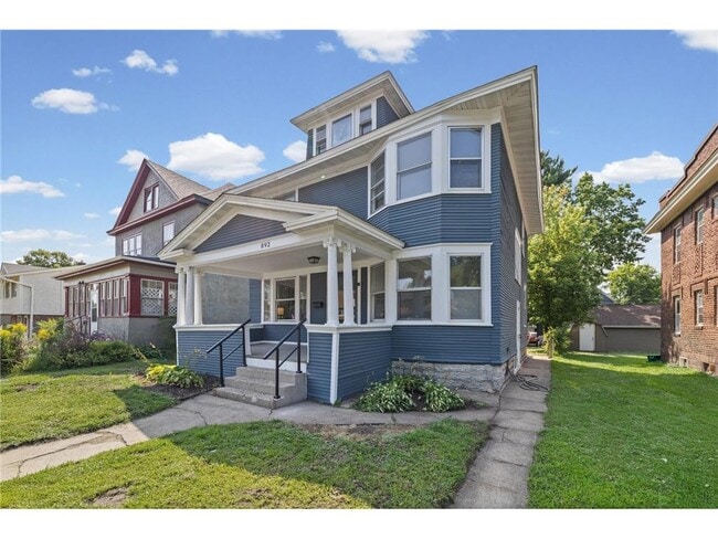 Photo - 892 Marshall Ave