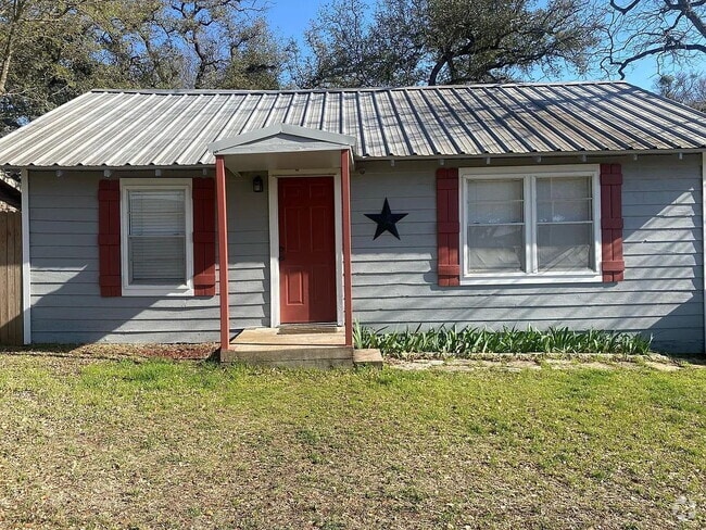 Building Photo - One bedroom home with great backyard!