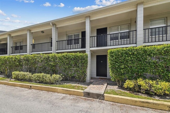 Building Photo - 5221 Bayshore Blvd Unit 46 Rental