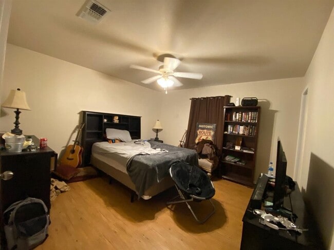 Photo - Beautiful 3/2/2 Home Available July!!