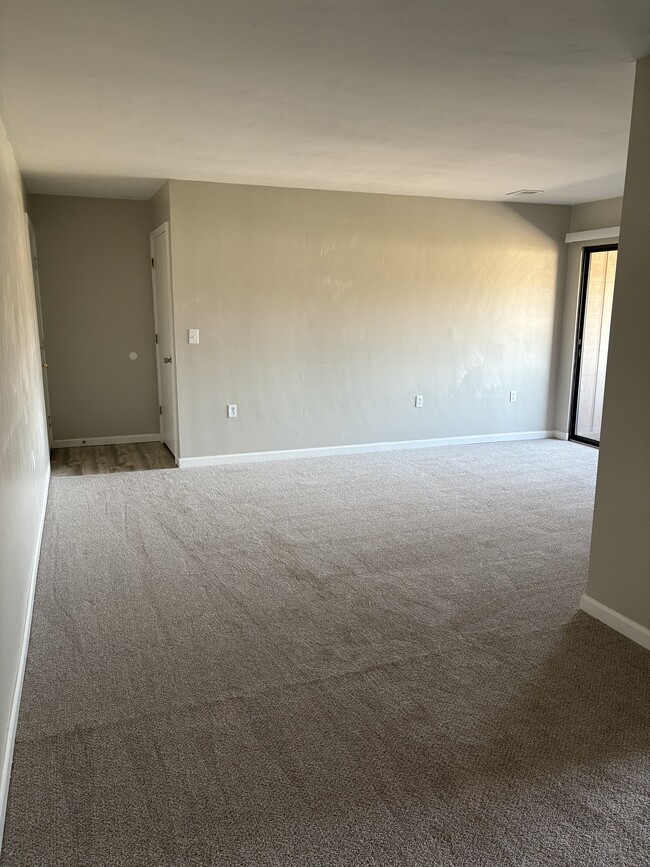 Photo - The Oaks Apartments