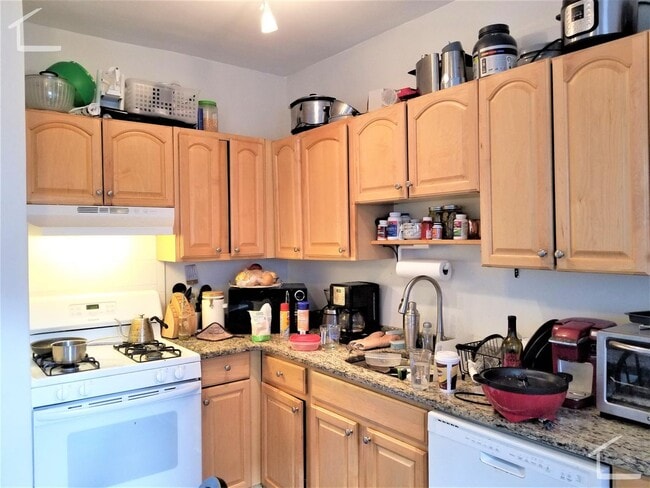 Photo - Great Deal! 5-bed, 3-bath Allston Apartment Near the B Line!