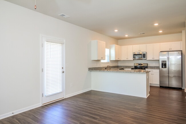 Photo - 175 Dorian Lp