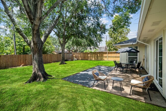 Photo - 2523 Village Oak Dr.