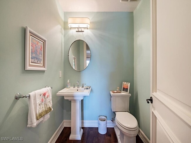 Building Photo - 613 14th Ave S