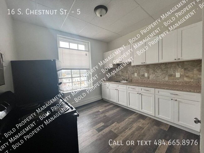 Photo - 16 S Chestnut St Unit 5